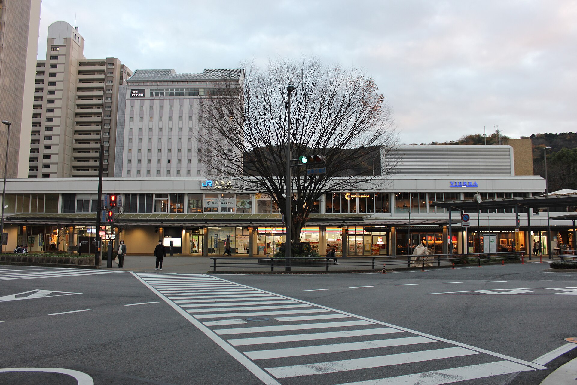 大津駅の駅舎